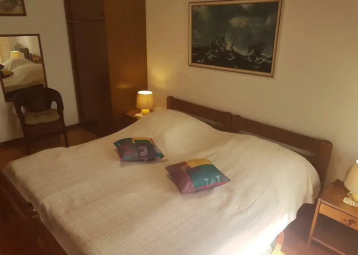 Nadia مالي لوشينغْ